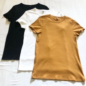 UNIQLO 3 pc. Lot of Ribbed Short Sleeve T-Shirts